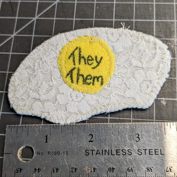 🌈Silly They Them Non-Binary Fried Egg Pronoun Pin - Picture 3 of 3